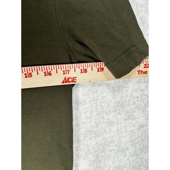 H&M  V-Neck Slim Fit T Shirt Women’s size Medium Green Short Sleeve Stretch - Picture 5 of 6